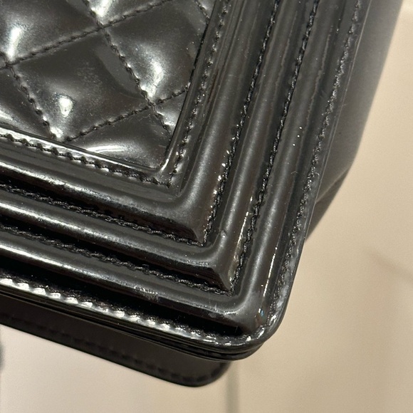 CHANEL Medium Boy Bag Patent Leather with Box - Picture 9 of 13